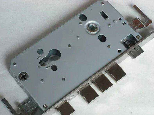 嫩江24小时上门开锁公司