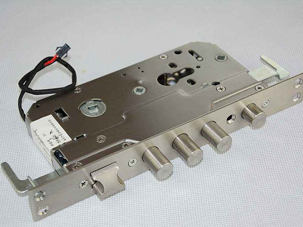 嫩江24小时上门开锁公司